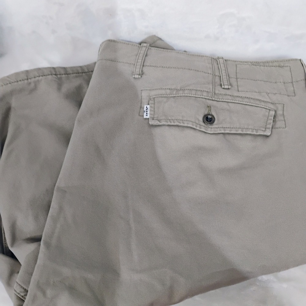 Levi Strauss Mens 48 Cargo Shorts Tan Khaki Cotton Utility Pockets Levi's H - Picture 2 of 8